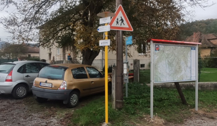 Aktuality / Turistická tabuľa v našej obci - foto
