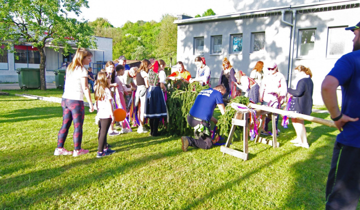 Tradičné stavanie Mája v Žitnej-Radiši - 2024